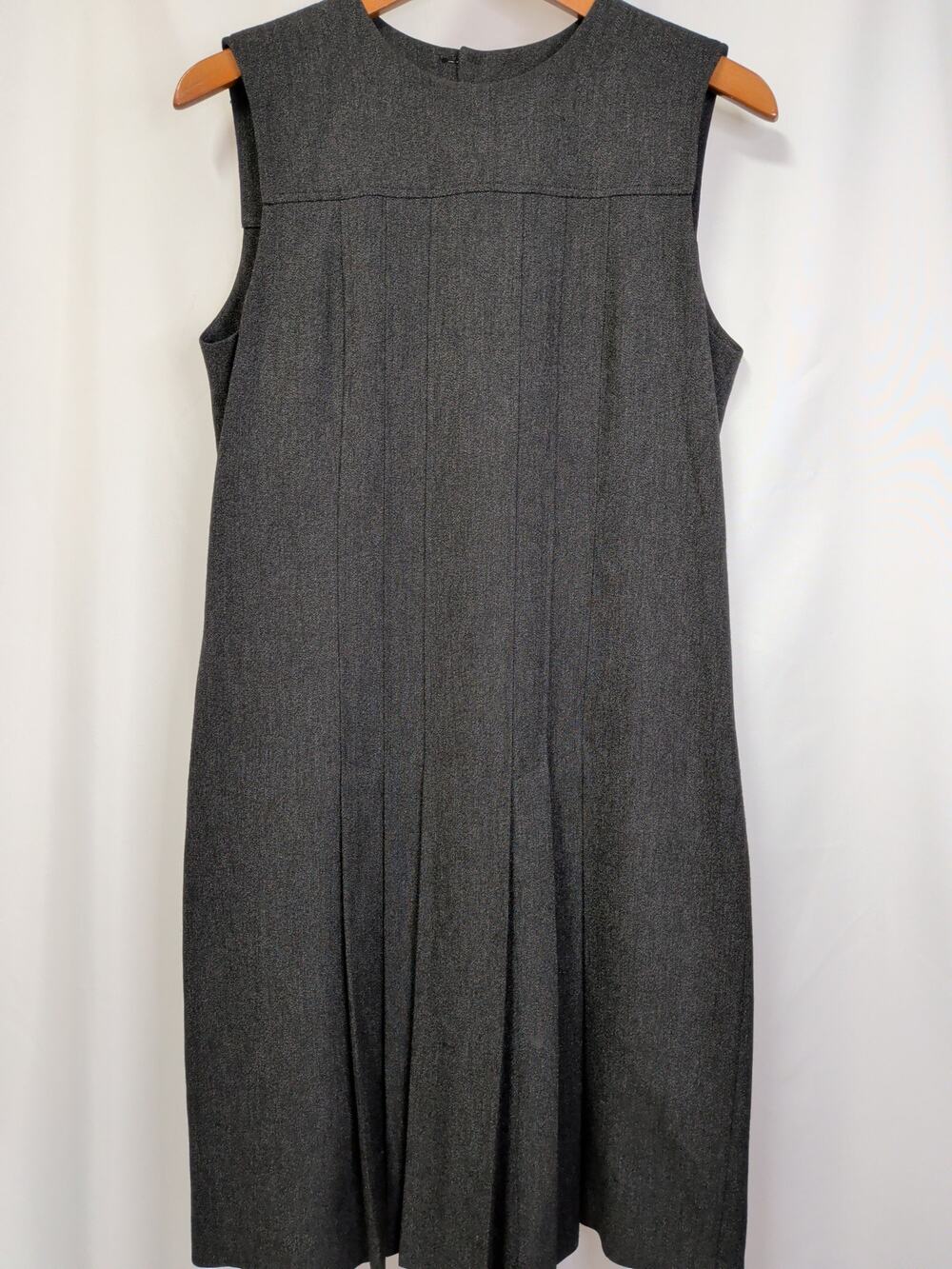 Agnes b. Sleeveless Pleated Back Button-Down Dress Gray, Size Small